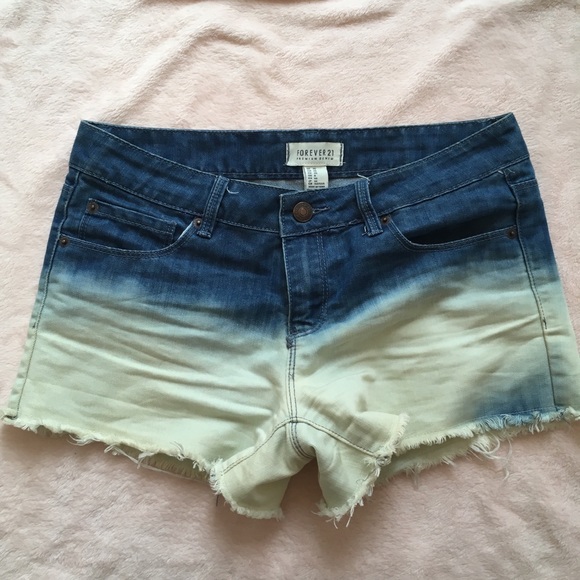 Forever 21 Denim White Wash Shorts With Frey Hem Size 26 - Picture 1 of 6